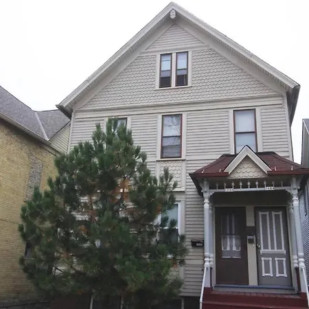 Renovated Brady St. Classic Milwaukee Exterior photo